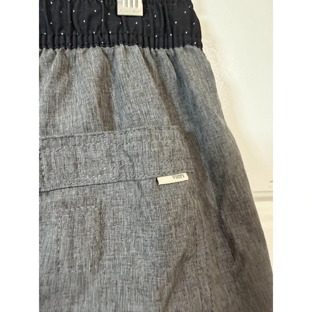 Vuori Banks Shorts Mens Medium Gray Heathered Lined Athletic Training 7 Inseam